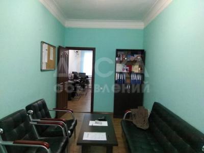 Продаю 2-комнатную квартиру, 50кв. м., этаж - 2/3, Манаса боконбаева.