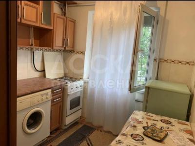 Продаю 2-комнатную квартиру, 43кв. м., этаж - 1/4, 5мкр.