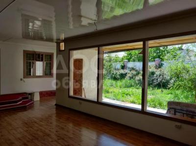 Продаю дом 4-ком. 90кв. м., этаж-1, 4-сот., стена кирпич, Матросова\Ахунбаева.