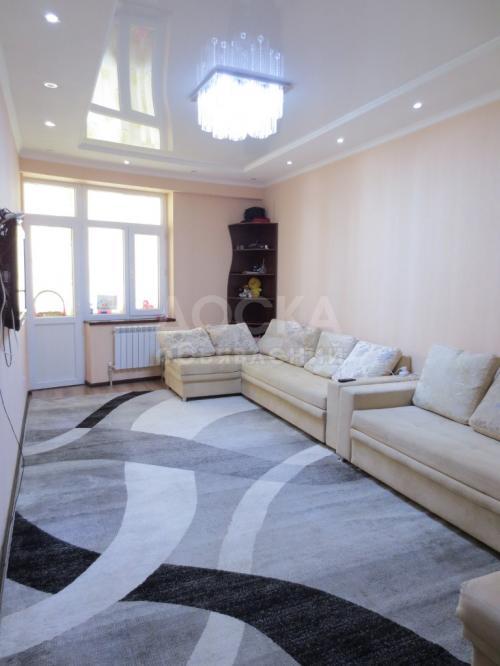 Продаю квартиру 3-ком., 90кв. м., этаж - 2/10, в Центре - проспект Манаса (Белинка)-ул.Боконбаева.