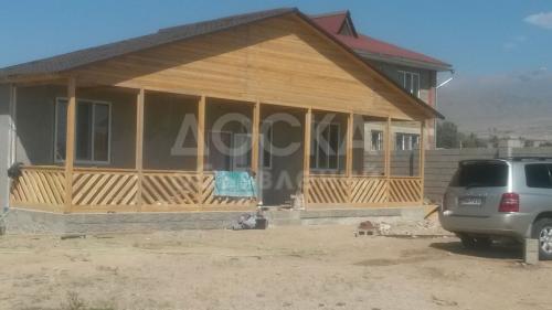 Продаю коттедж 2-ком., 32кв. м., этаж-1, 6-сот., стена другое, Озерная 101.