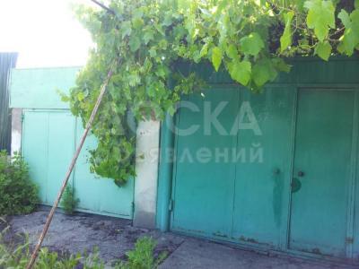 Продаю дом 4-комнатную 1кв. м., этаж-1, 5.5-сот., стена кирпич, Ленская.