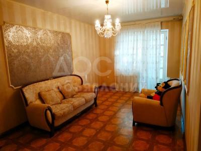 Продаю 4-комнатную квартиру, 100кв. м., этаж - 2/5, 5 микрорайон.