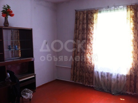 Продаю пол- дом 4 комн+кух.с\у,ванная,ц\к,2 вида отопления,4,5 сотки