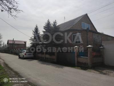 Продаю дом 6-ком. 282кв. м., этаж-2, 7-сот., стена кирпич, Новопокровка.