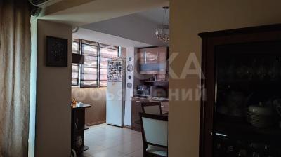 Продаю 4-комнатную квартиру, 116кв. м., этаж - 8/9, Пр. Манаса 61.