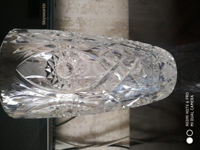 Вазы из цветного чешского хрусталя.