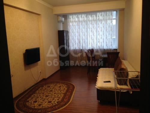 Продаю квартиру 2-ком., 70кв. м., этаж - 2/9, Боконбаева-Панфилова.