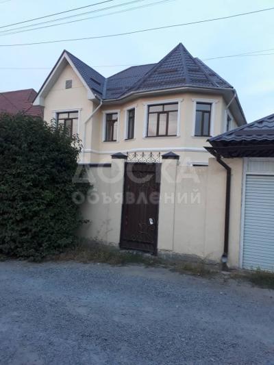 Продаю дом 6-комнатную 285кв. м., этаж-2, 5-сот., стена кирпич, ул.Горького/Оренбургская 16..