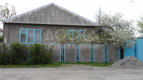 Продаю дом, 4-ком., 90кв. м., этаж-1, 7-сот., стена кирпич, с. Сокулук, ул. Ала-Арчинская, 23/а,