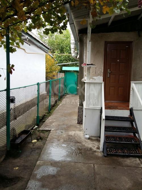 Продаю полдома 2-ком., 39кв. м., 2-сот., стена кирпич, Дзержинского- Ленинградская.