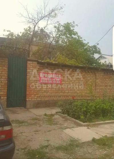 Продаю дом 12-ком. 300кв. м., этаж-2, 23-сот., стена кирпич, Сокулук.