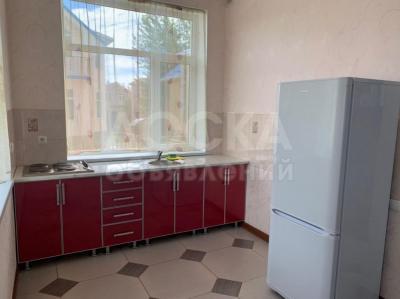 Продаю дом 5-ком. 220кв. м., этаж-3, 3.5-сот., стена кирпич, г. Чолпон-Ата в 250 км. от г. Бишкек..