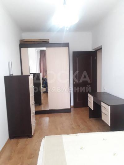 Продаю 2-комнатную квартиру, 45кв. м., этаж - 2/4, пр. Манаса / Токтогула 175.