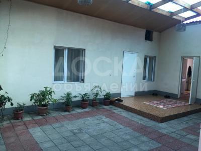 Продаю дом 5-комнатную 230кв. м., этаж-1, 10-сот., стена кирпич, Саадаева 34.