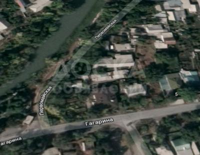 Продаю дом 5-комнатную 125кв. м., этаж-1, 7-сот., стена кирпич, р-н Аламединского рынка.