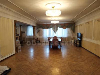 Продаю 5-комнатную квартиру, 504кв. м., этаж - 6/7, Московская/Держинка.