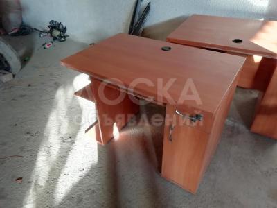 Офисный стол