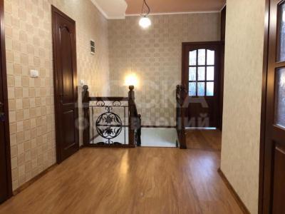 Продаю 5-комнатную квартиру, 200кв. м., этаж - 9/10, Белинка магистраль.