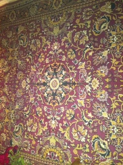 Продаётся ковер в отличном состоянии