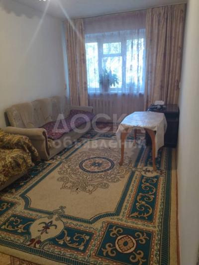 Продаю 3-комнатную квартиру, 54кв. м., этаж - 1/4,  Правда / Боконбаева (Чуйкова)..