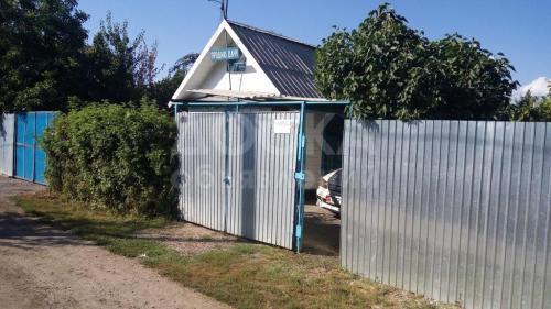 Продаю дом 2-ком., 30кв. м., этаж-1, 6-сот., стена кирпич, Продам Дом с. Достук,За пригородным по трассе в Аэропорт Манас.К.