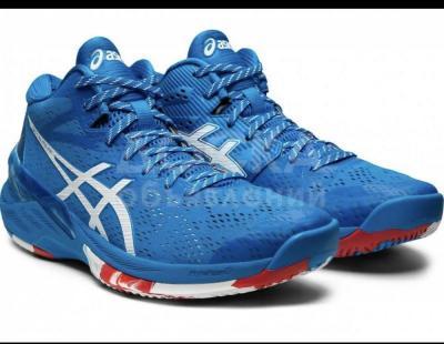 Волейбольные кроссовки ASICS