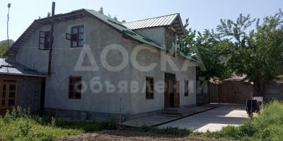 Продаю дом 8-ком. 200кв. м., этаж-2, 6-сот., стена кирпич, с.Ишкаван, С.Ражапова, 41.