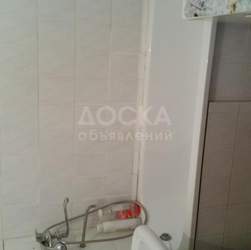 Продаю квартиру 3-ком., 61кв. м., этаж - 1/9, Каховская.