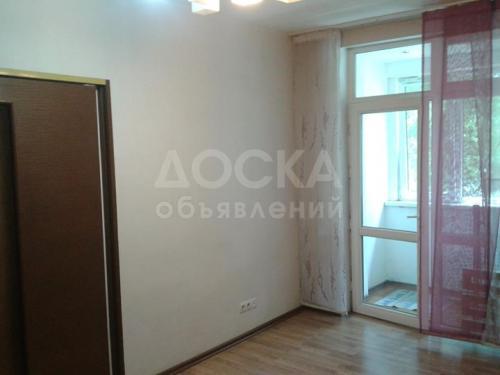 Продаю квартиру 2-ком., 44кв. м., этаж - 2/3, Мира-Ахунбаева.