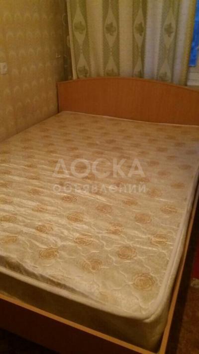 Продаю 2-х спальную кровать с матрасом