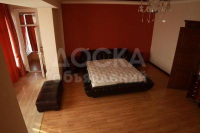 Продаю квартиру 4-ком., 320кв. м., этаж - 10/10, Московская - Усенбаева.