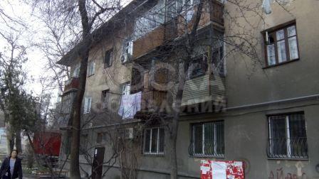 Продаю квартиру 2-ком., 41м2кв. м., этаж - 3/3, Ул.Лермонтова/Кольбаева(быв. Ворошилова),