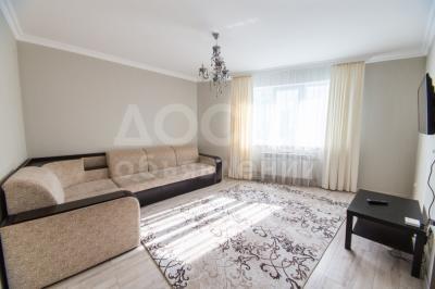 Продаю 2-комнатную квартиру, 72кв. м., этаж - 4/9, Ахунбаева/Бакаева (Чапаева).