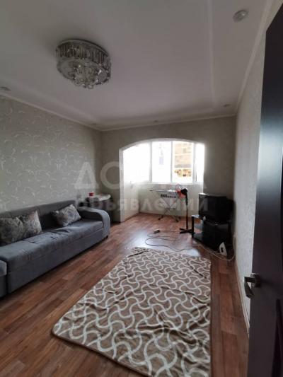 Продаю 1-комнатную квартиру, 45кв. м., этаж - 9/9, Улан-2.