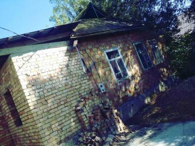 Продаю дом 2-ком. 61кв. м., этаж-1, 16-сот., стена кирпич, Военно-Антоновка.