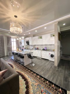 Продаю 3-комнатную квартиру, 89кв. м., этаж - 10/10, ЖК "Панфилов".