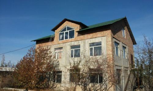 Продаю дом 7-ком., 330кв. м., этаж-2, 70-сот., стена кирпич, бишкек.