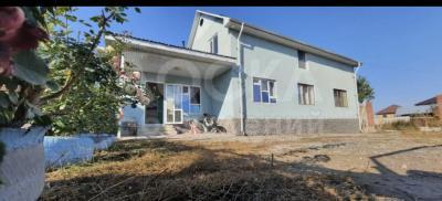 Продаю дом 9-ком. 195кв. м., этаж-2, 4-сот., стена кирпич, Ак-Ордо 2. Ахунбаева/Асман-7. Дом-1.