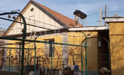 Продаю дом 4-ком. 89кв. м., этаж-1, 4.3-сот., стена саман, Советская-БЧК.