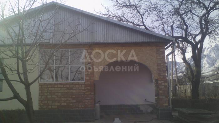 Продаю дом 4-ком., 75кв. м., этаж-1, 7-сот., стена кирпич, с.Арашан ул.Молдобекова 6/2.
