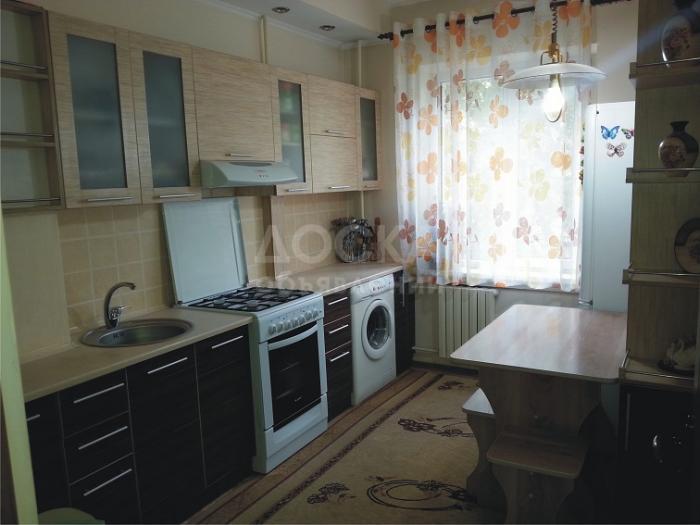 Срочно без посредников продаю 2-х к.кв. Аламедин-1