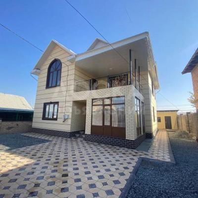 Продаю дом 7-ком. 300кв. м., этаж-3, 4-сот., стена кирпич, Рухий Мурас.