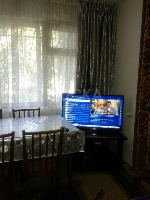 Продаю квартиру 3-ком., 57кв. м., этаж - 1/4, бишкек.