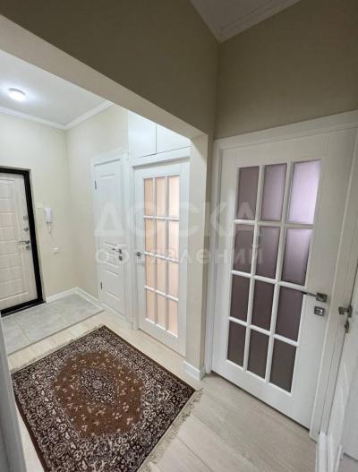 Продаю 2-комнатную квартиру, 51кв. м., этаж - 2/9, КНУ.