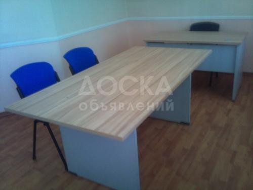 Продаются офисные столы и стулья