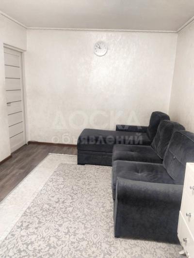 Продаю 1-комнатную квартиру, 38кв. м., этаж - 4/4, 8 мкр.