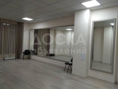 Продаю 4-комнатную квартиру, 197кв. м., этаж - 1/9, Уметалиева/Рыскулова.