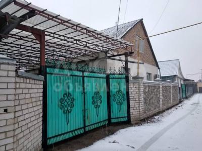 Продаю дом 5-ком. 200кв. м., этаж-1, 6-сот., стена кирпич, г. Кант Строительная 6.