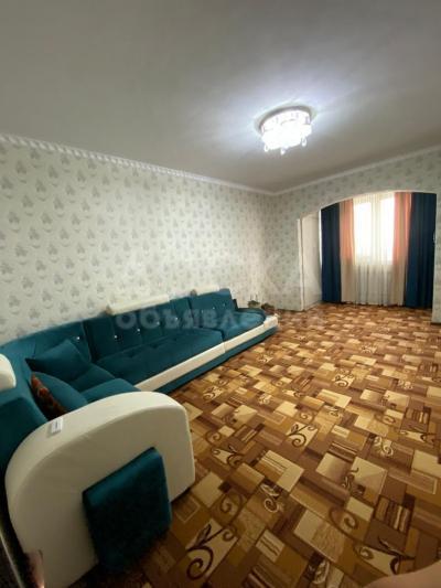 Продаю 2-комнатную квартиру, 68кв. м., этаж - 8/10, Кокжар село.